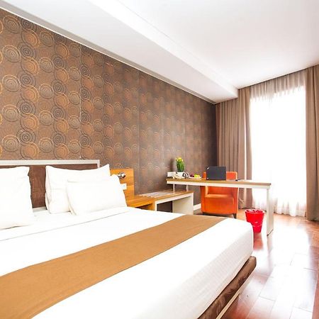 Life Hotel Sudirman Surabaya Kültér fotó